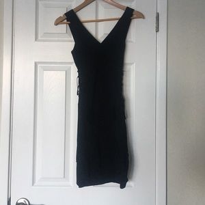 Black formfitting Guess dress!